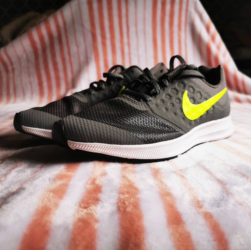 Nike tennis shoes